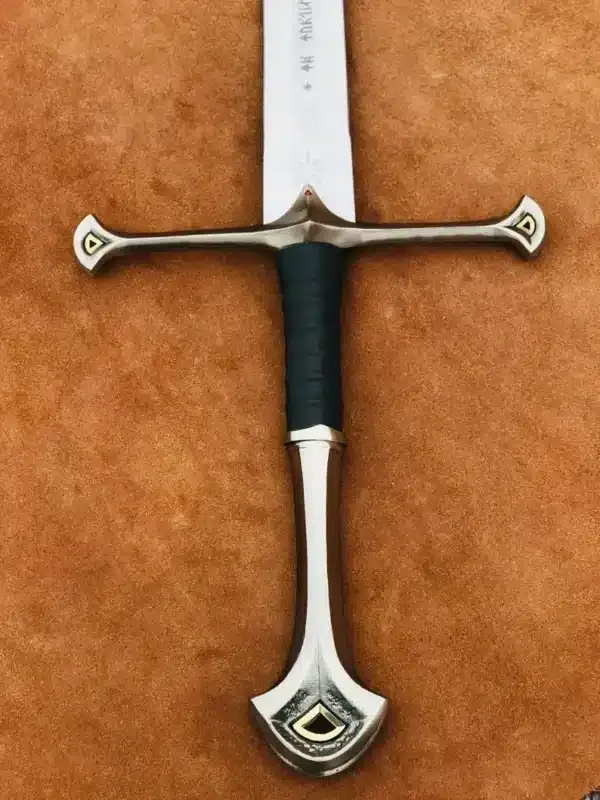 Handmade D2 Steel Viking Sword - Image 3